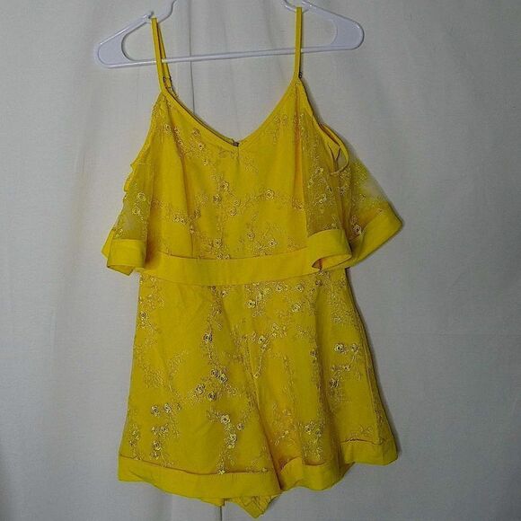 Dygarni Cold Shoulder Floral Romper Rolled Cuff Small Bright Yellow Embroidered - Picture 1 of 11